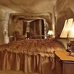 Szálloda Golden Cave 2*