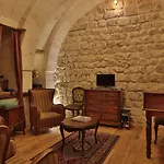 Hotel Golden Cave 2*