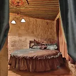 Hotel Golden Cave 2*
