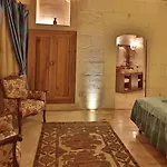 Hotel Golden Cave