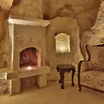Golden Cave Hotel 2*