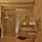 Hotel Golden Cave