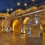 Hotel Golden Cave