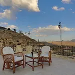 Hotel Golden Cave