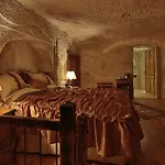 Hotel Golden Cave