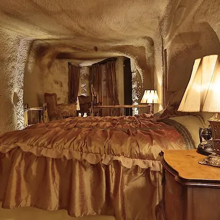 Hotel Golden Cave 2*