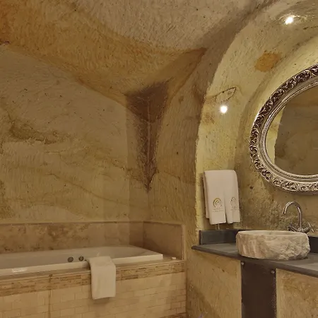 Отель Golden Cave