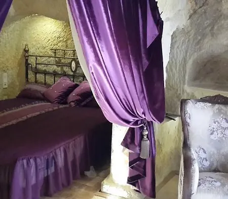Golden Cave Hotel