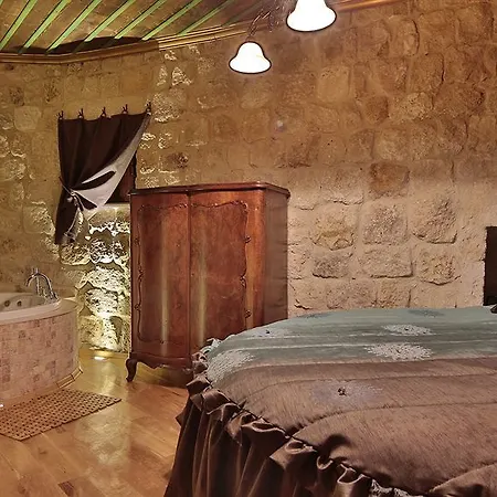 Golden Cave 2* Ургуп