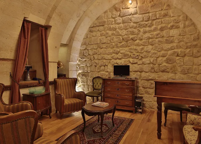 Hotel Golden Cave 2*