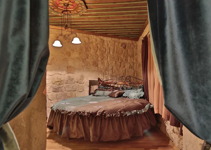 Hotel Golden Cave 2*