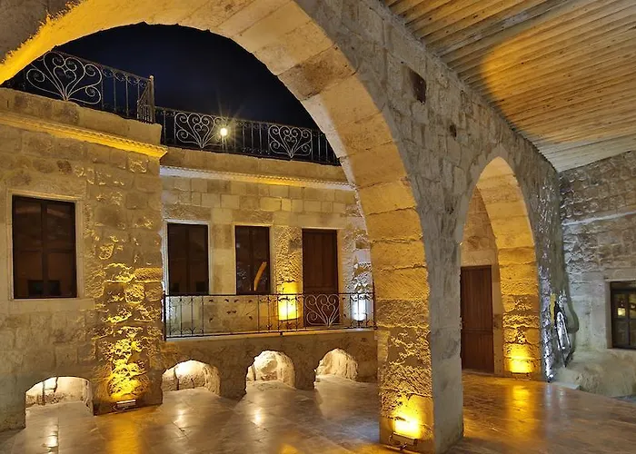 Hotel Golden Cave 2*